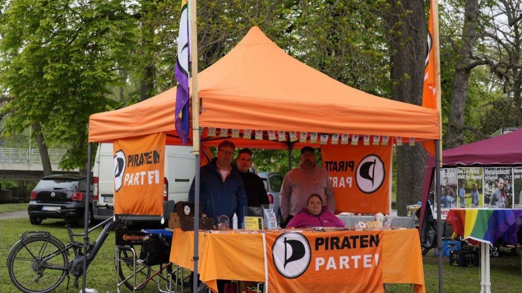 Piraten BS in ihrem Infostand